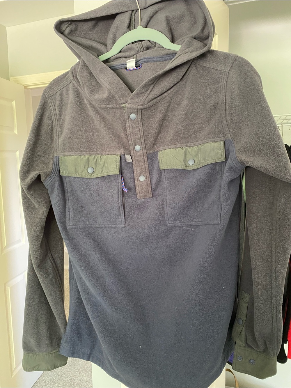Patagonia Hooded Fleece Pullover in Gray with Olive Accents